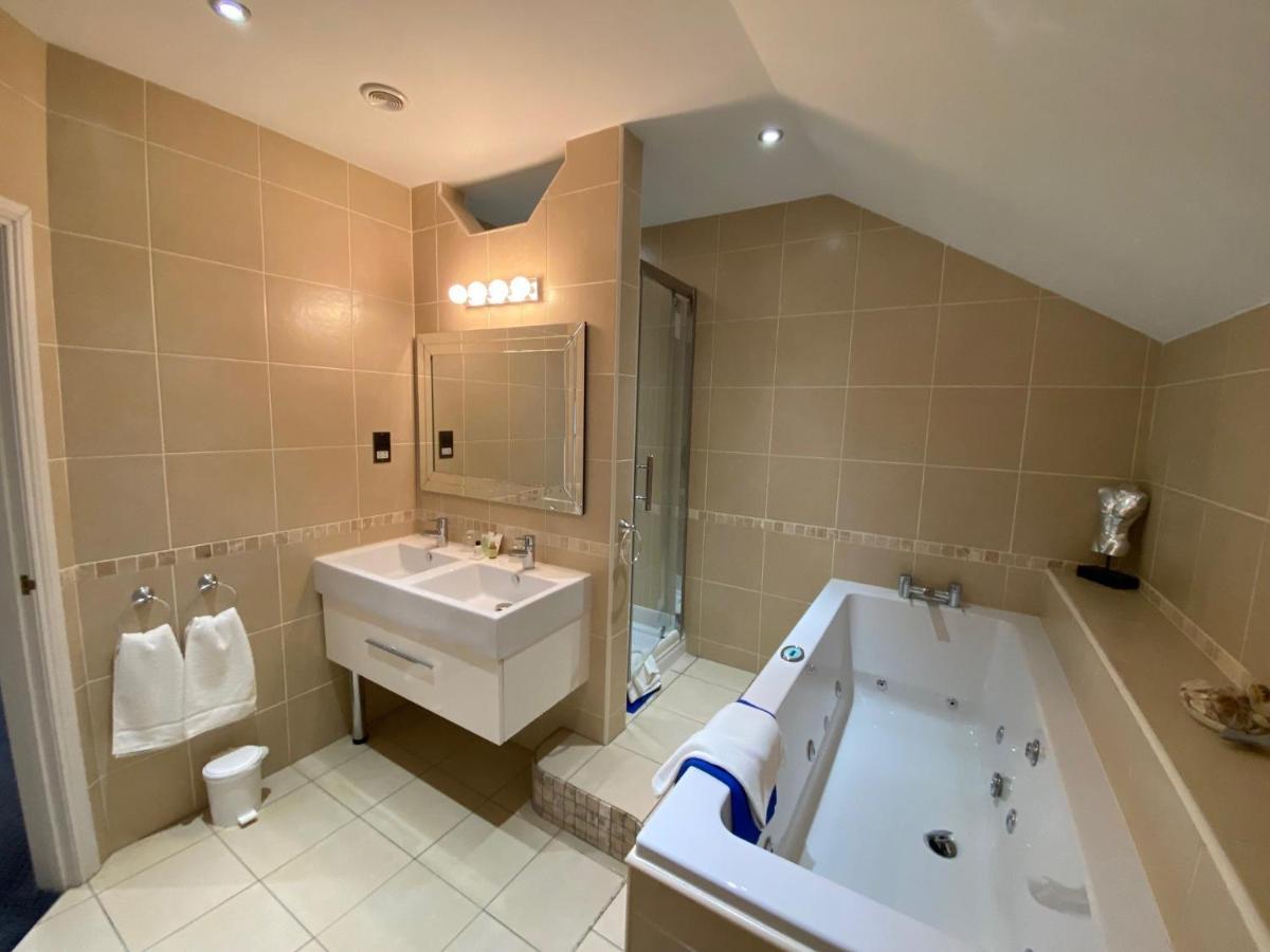 Dudsbury Golf Club - Hotel And Spa 펀다운 외부 사진